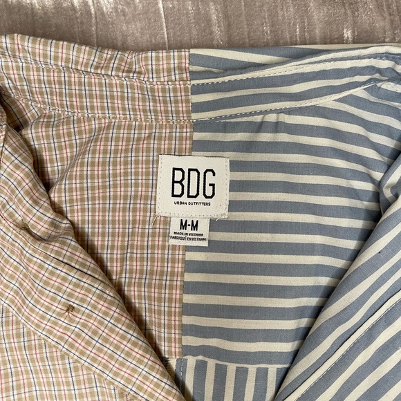 Urban Outfitters Cropped Button Down Shirt - Picture 3 of 3